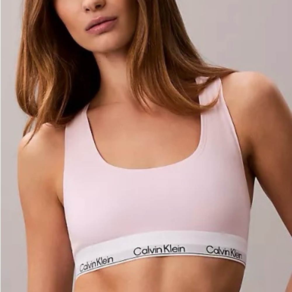 Calvin Klein Women's Medium Light Pink Sports Bra Never Worn